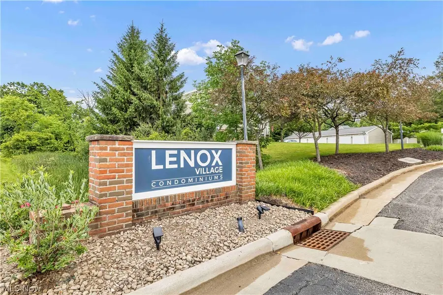 3367 Lenox Village Drive, Fairlawn, OH 44333 - #2