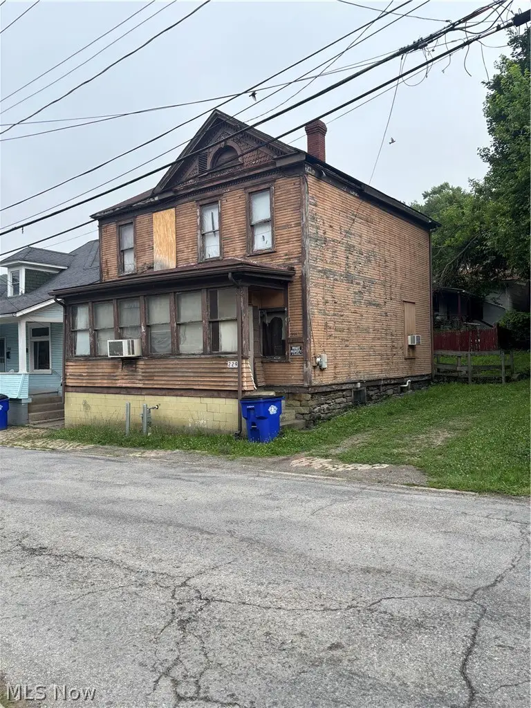 229 W Ninth Street, East Liverpool, OH 43920 - #1