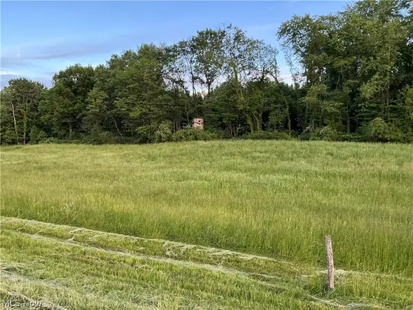 5326 Yackey Nw Drive, Strasburg, OH 44680