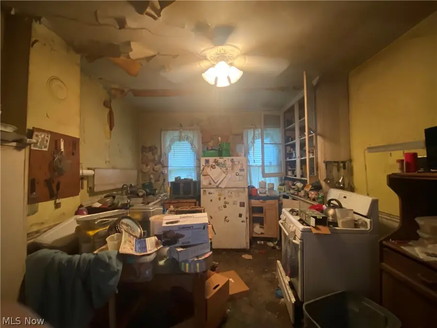 2069 W 95th Street, Cleveland, OH 44102 - #3