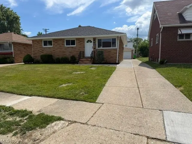 907 E 216th Street, Euclid, OH 44119 - #1
