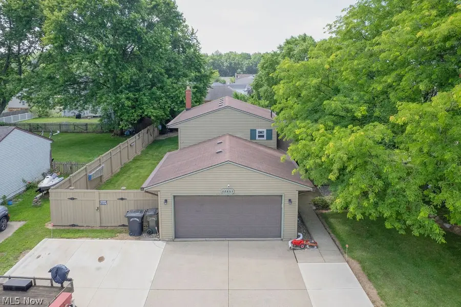 38667 Chestnut Ridge Road, Elyria, OH 44035 - #2