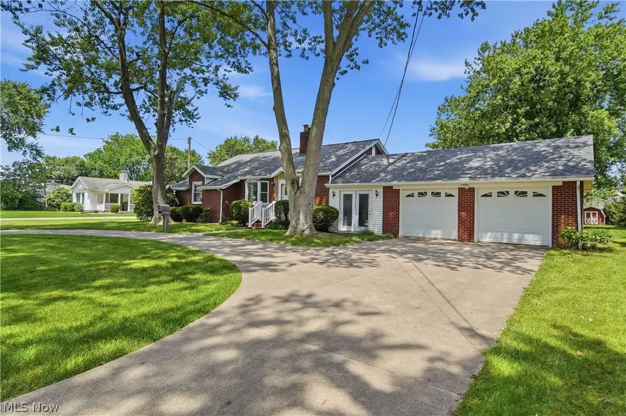 1459 Schneider Nw Street, North Canton, OH 44720 - #2