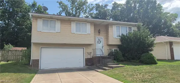 8415 Newcomb Drive, Parma, OH 44129