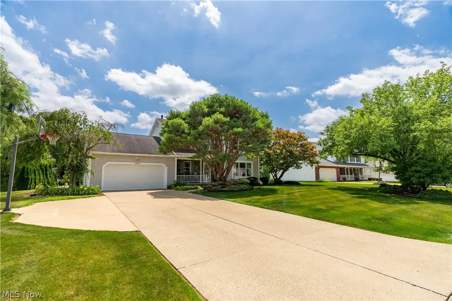 8640 Candleberry Nw Street, Massillon, OH 44646 - #2