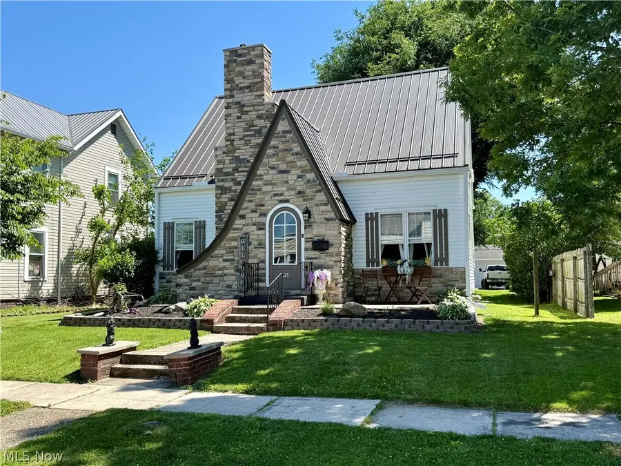 105 E Union Avenue, West Lafayette, OH 43845 - #2