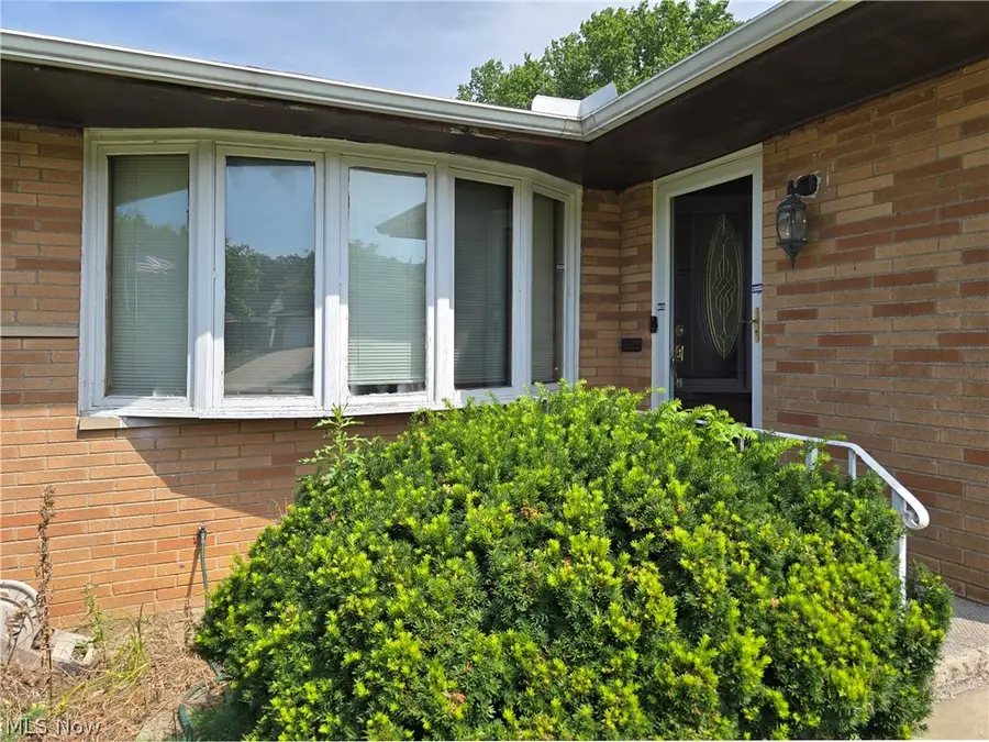 5659 Pinnacle Park Drive, Seven Hills, OH 44131 - #2