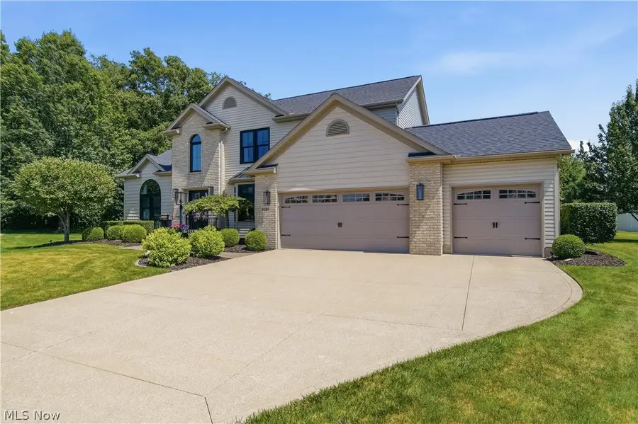 3530 Lamb Nw Circle, North Canton, OH 44720 - #2