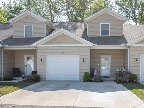 671 Treadway Boulevard, Sheffield Lake, OH 44054