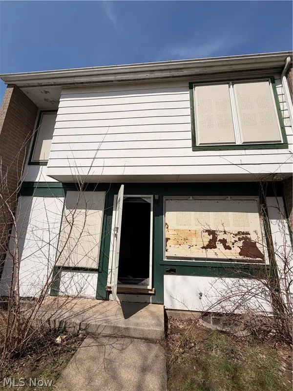 9337 Manor Avenue, Cleveland, OH 44104