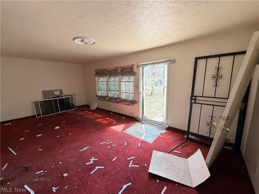 9337 Manor Avenue, Cleveland, OH 44104 - #2
