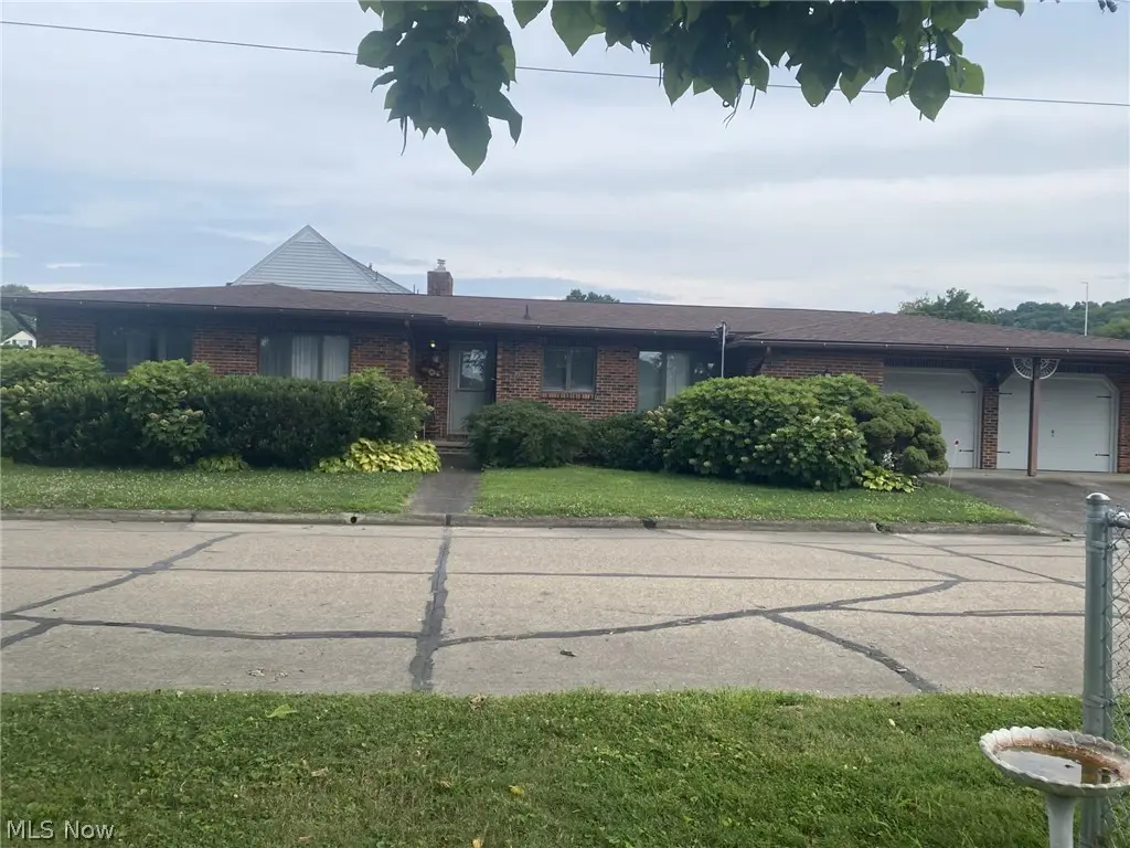 700 Victoria Avenue, Williamstown, WV 26187 - #1