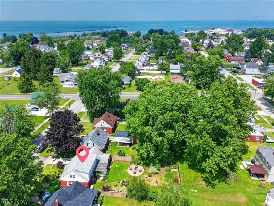 880 Sandusky Street, Conneaut, OH 44030 - #2