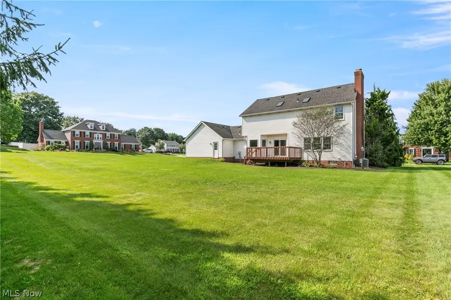 906 Southmoor Ne Circle, Canton, OH 44721 - #3