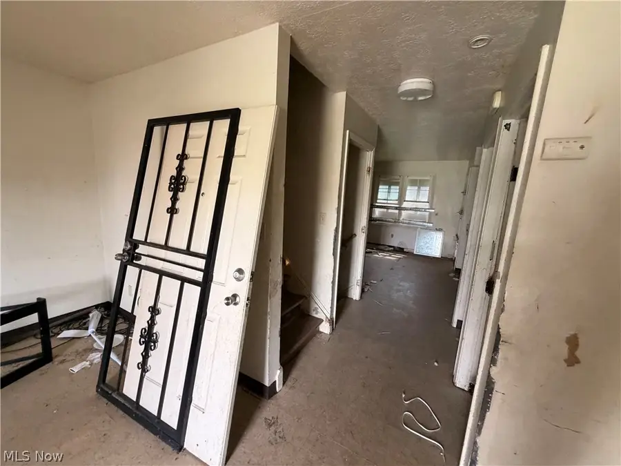 9350 Mount Auburn Avenue, Cleveland, OH 44104 - #3