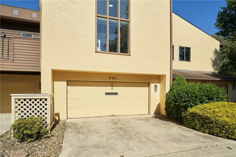 880 Hampton Ridge Drive, Akron, OH 44313 - #2