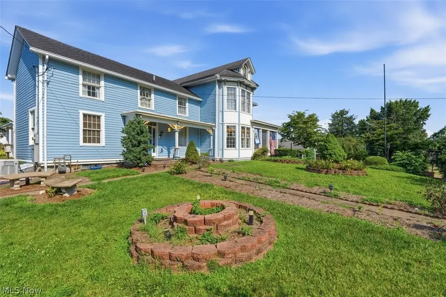 402 Williams Avenue, Williamstown, WV 26187 - #3