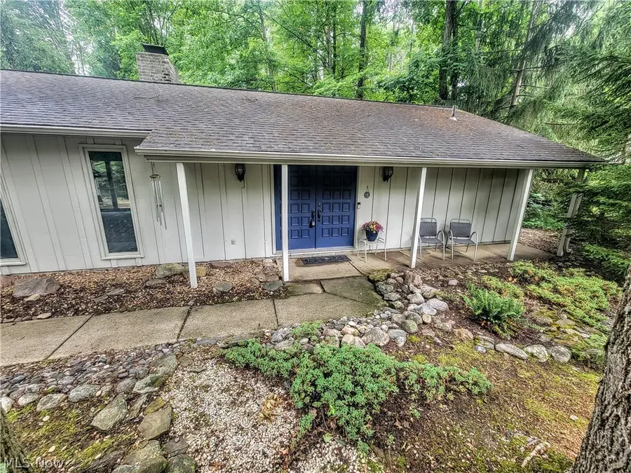 11604 Park Moss Avenue, Strongsville, OH 44136 - #3