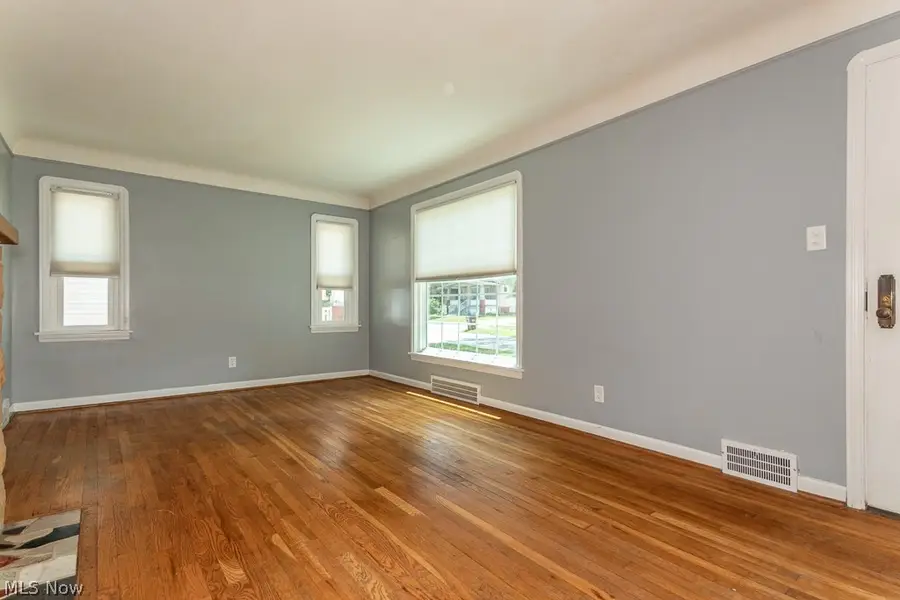 6106 Bradley Avenue, Parma, OH 44129 - #2
