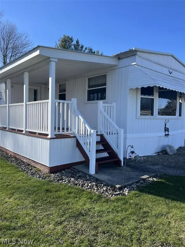 230 Deer Drive, Chardon, OH 44024
