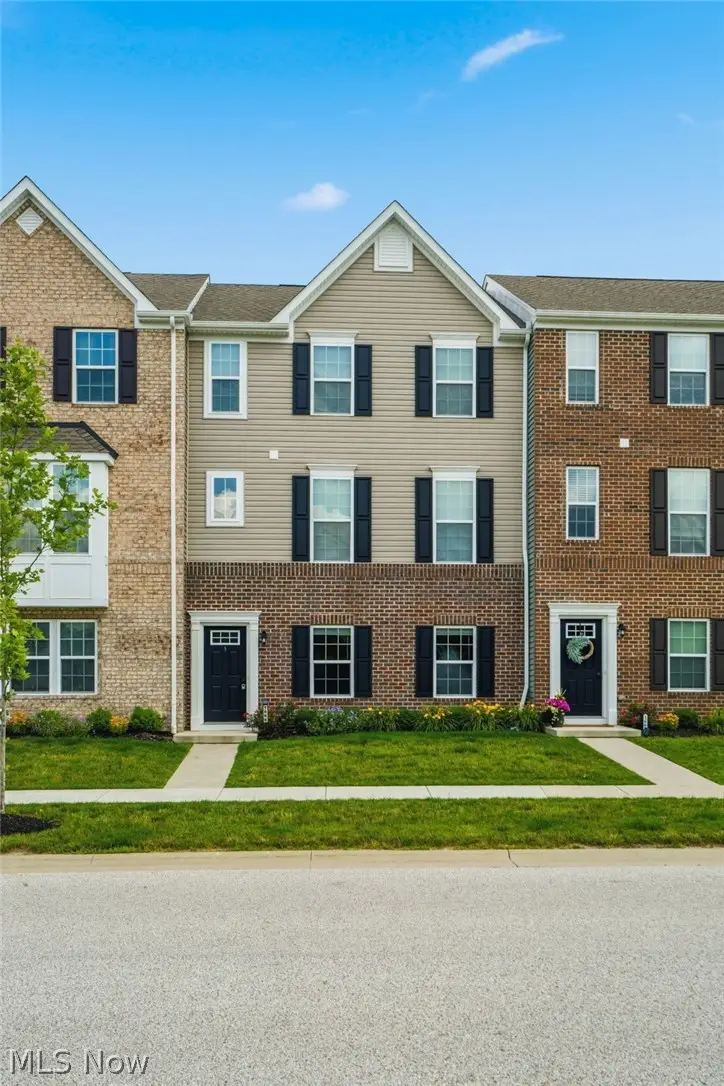 1666 N Eckert Lane, Akron, OH 44313 - #1