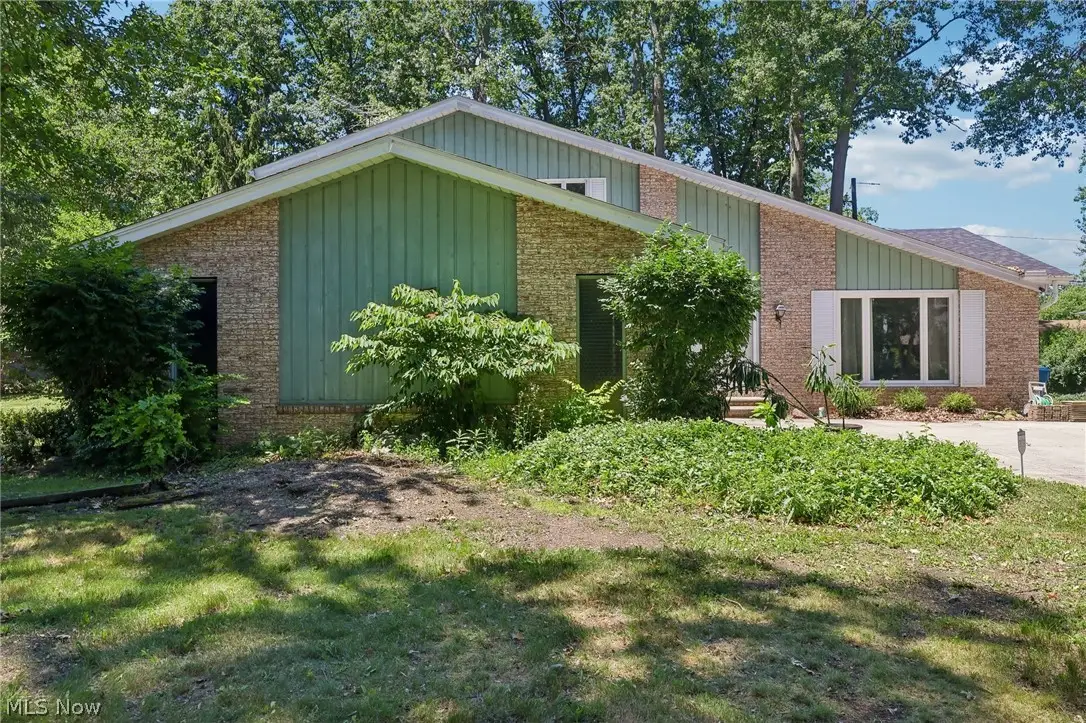 4300 Washington Avenue, Lorain, OH 44052 - #1
