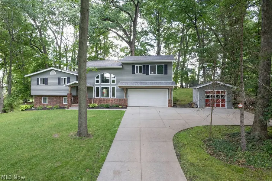 2045 Howard Ne Street, Hartville, OH 44632 - #3