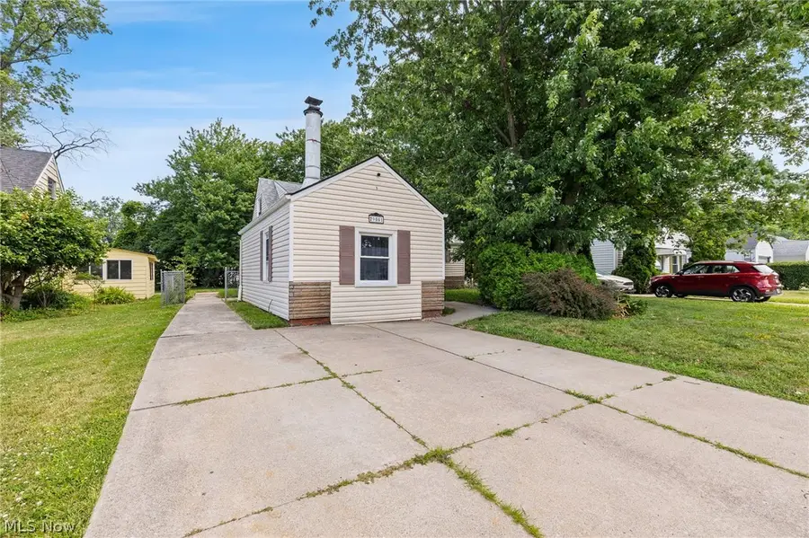 29061 W Willowick Drive, Willowick, OH 44095 - #3