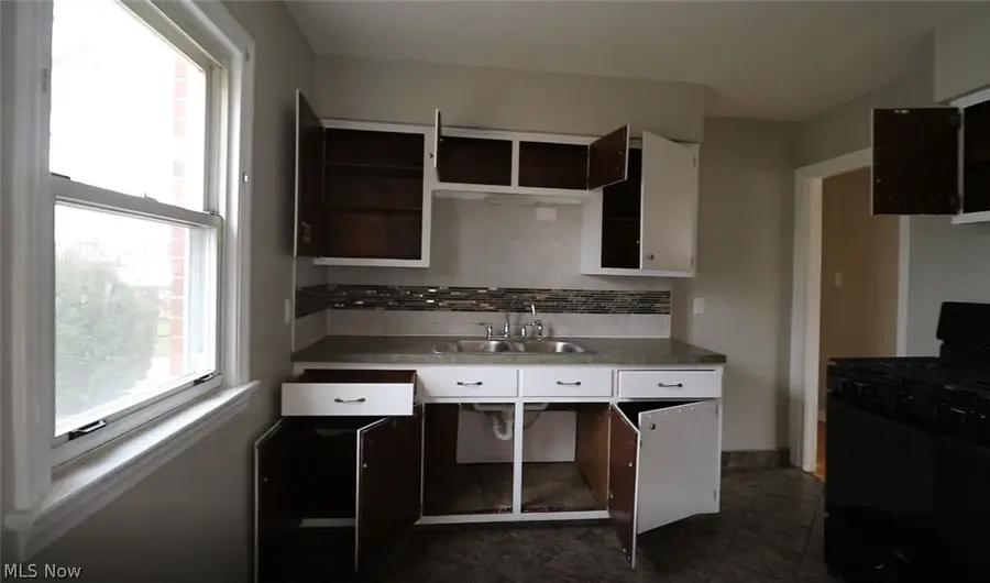 3106 Brookdale Avenue, Parma, OH 44134 - #2