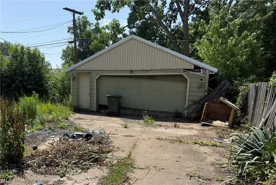 2017 Willowrow Ne Avenue, Canton, OH 44705 - #2