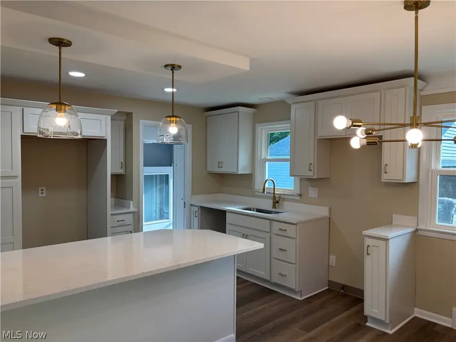 1574 Sunview Road, Lyndhurst, OH 44124 - #2