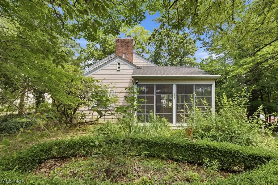 303 Cordelia Sw Street, North Canton, OH 44720 - #2