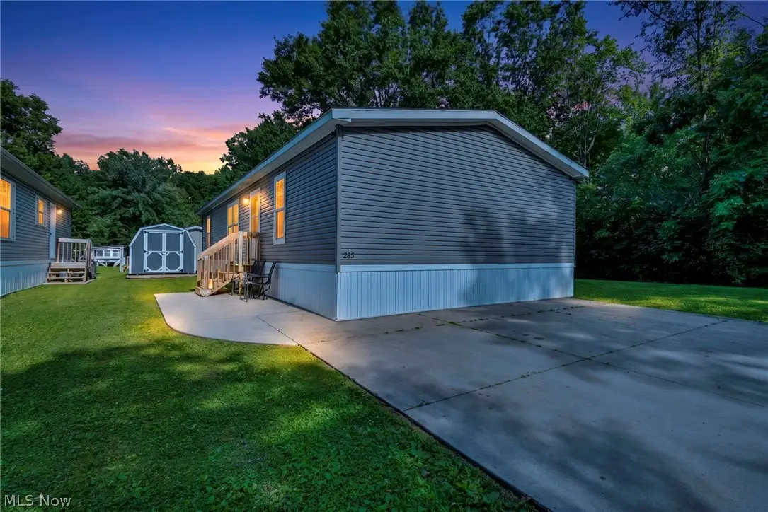 285 Westwoods, Amherst, OH 44001 - #1