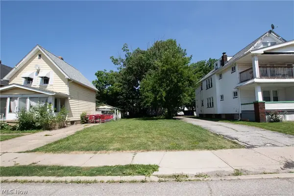 2185 W 105th Street, Cleveland, OH 44102