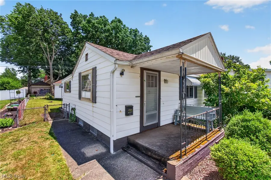 1208 Brooklyn Avenue, Canton, OH 44710 - #3