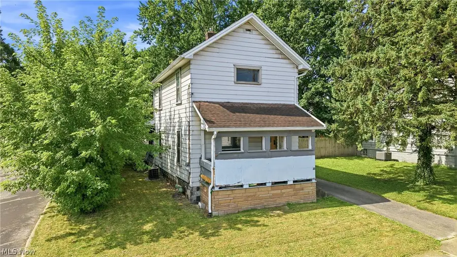 22 Spring Street, Struthers, OH 44471 - #2