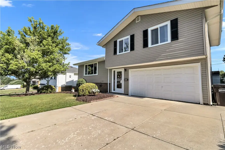 3403 Nottingham Drive, Parma, OH 44134 - #2