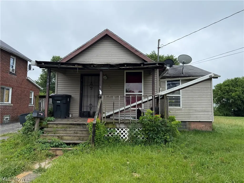 159 Comstock Nw Street, Warren, OH 44483 - #1