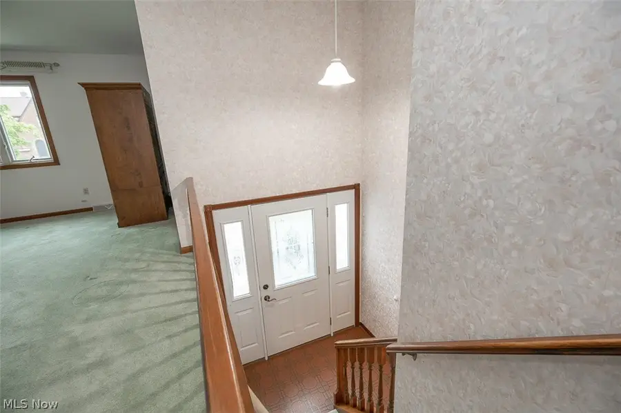5837 Wickfield Drive, Parma Heights, OH 44130 - #2