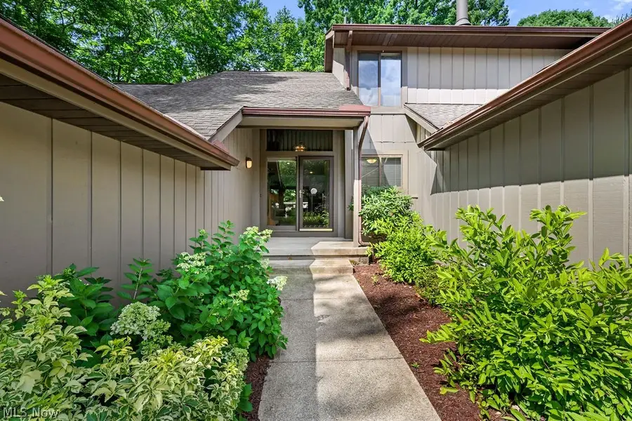 2180 Stone Creek Trail, Cuyahoga Falls, OH 44223 - #3