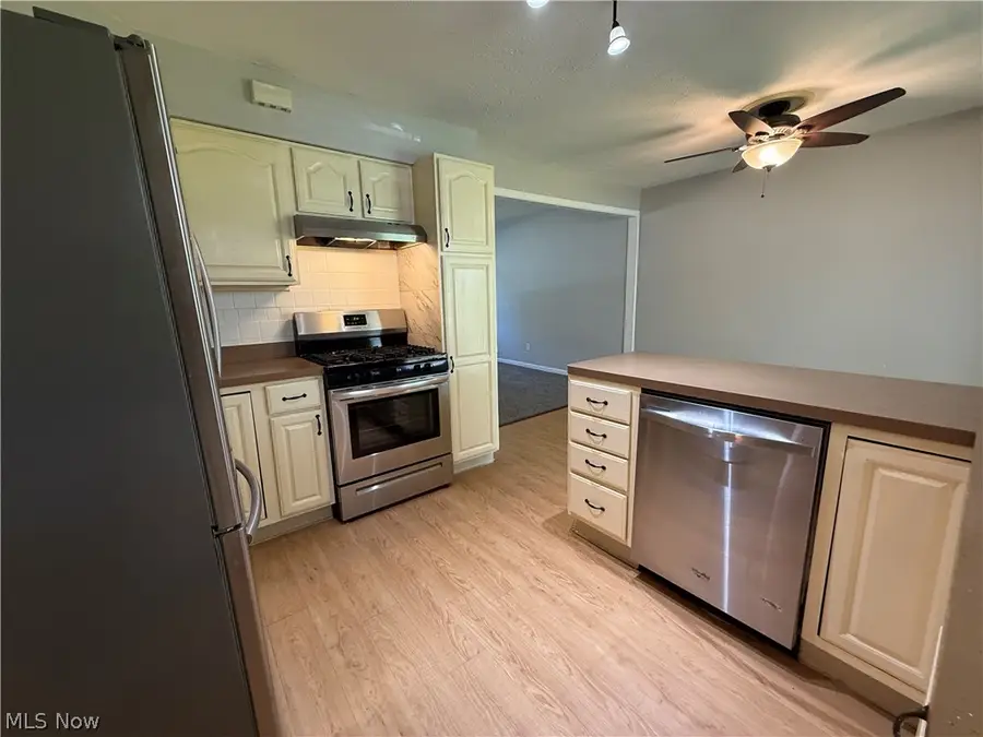 7682 Pinehurst Drive, Mentor On The Lake, OH 44060 - #3