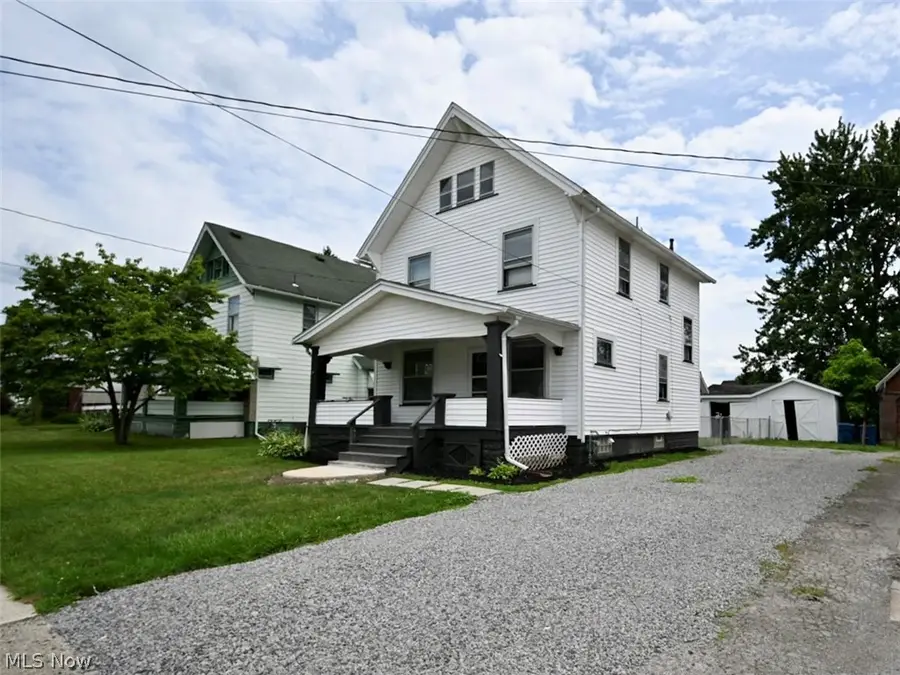 221 E 2nd Street, Girard, OH 44420 - #2