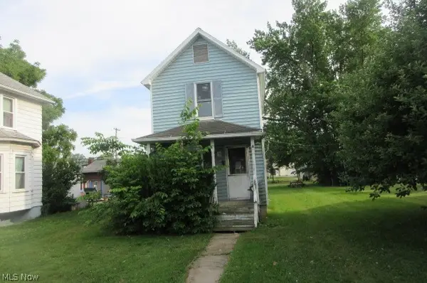 176 E Maryland Avenue, Sebring, OH 44672