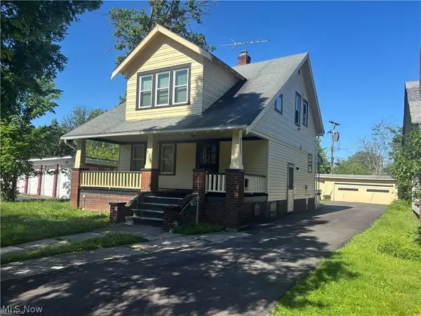 956 Nobleshire Road, Cleveland Heights, OH 44121