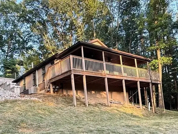7925 Lakeview Sw Drive, Carrollton, OH 44615