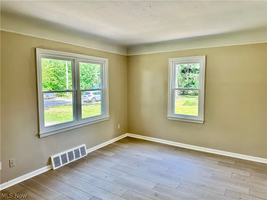 4425 E 142nd Street, Cleveland, OH 44128 - #3