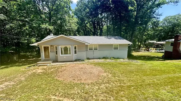 8470 Shadyview Nw Avenue, Clinton, OH 44216