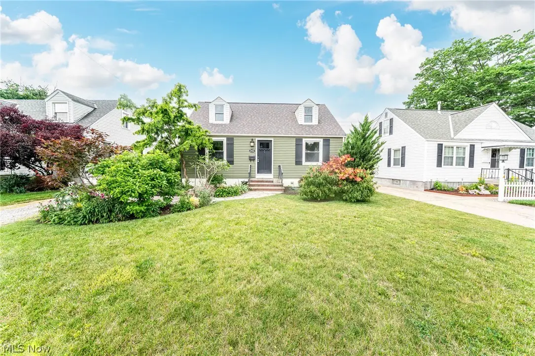 142 Woodstock Drive, Avon Lake, OH 44012 - #1