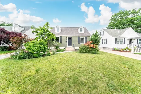 142 Woodstock Drive, Avon Lake, OH 44012