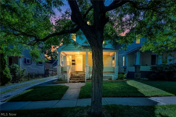 1559 Hopkins Avenue, Lakewood, OH 44107